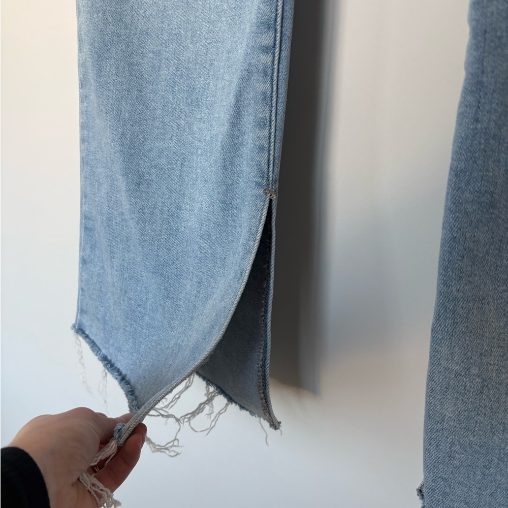 Hidden Light Wash High Rise Jeans Wide Leg Raw Hem Womens Size 10/30 - Picture 3 of 8